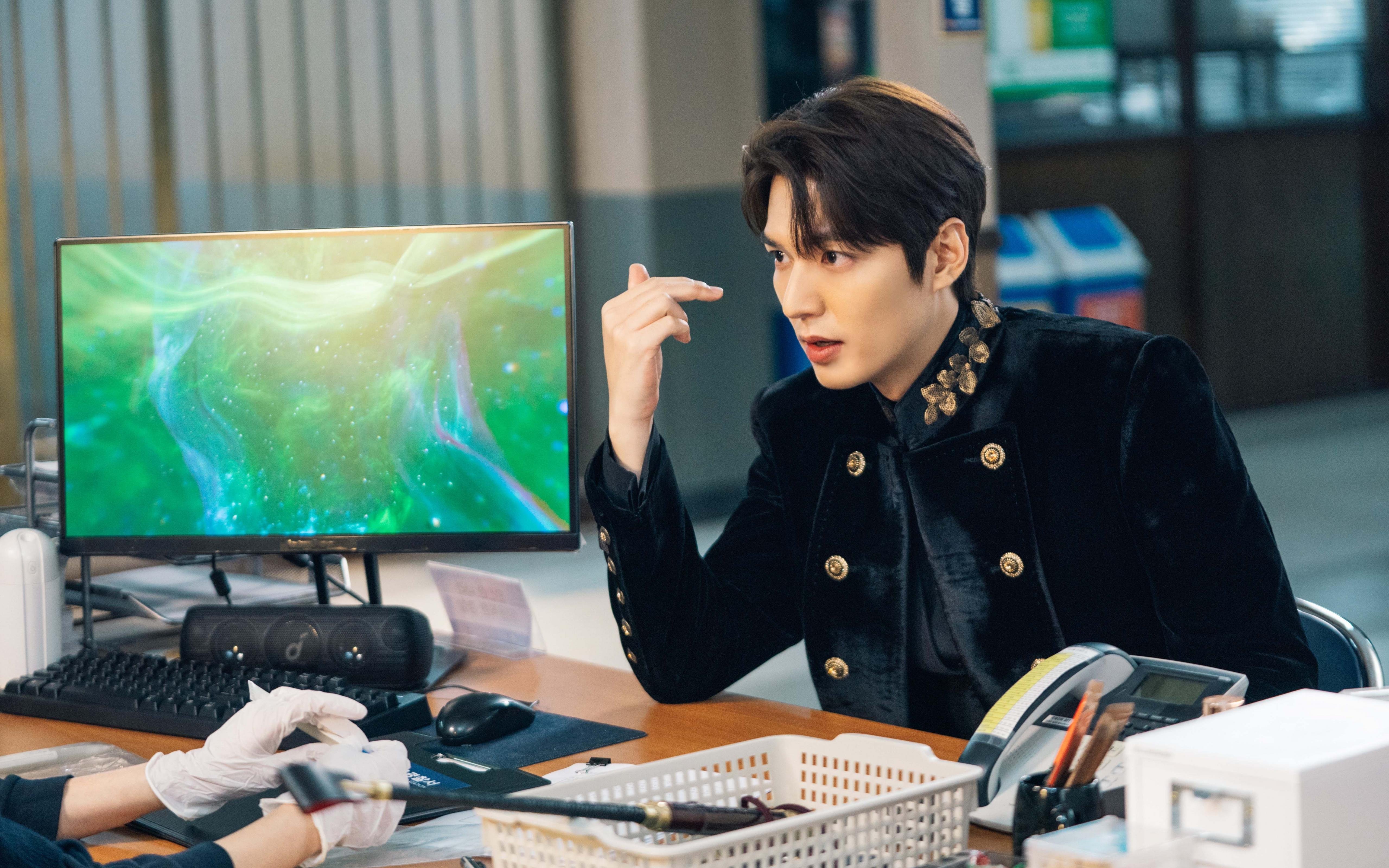 中国足球裁判国际化培训体系逐步建立,提高判罚水平,中国足协国际级裁判