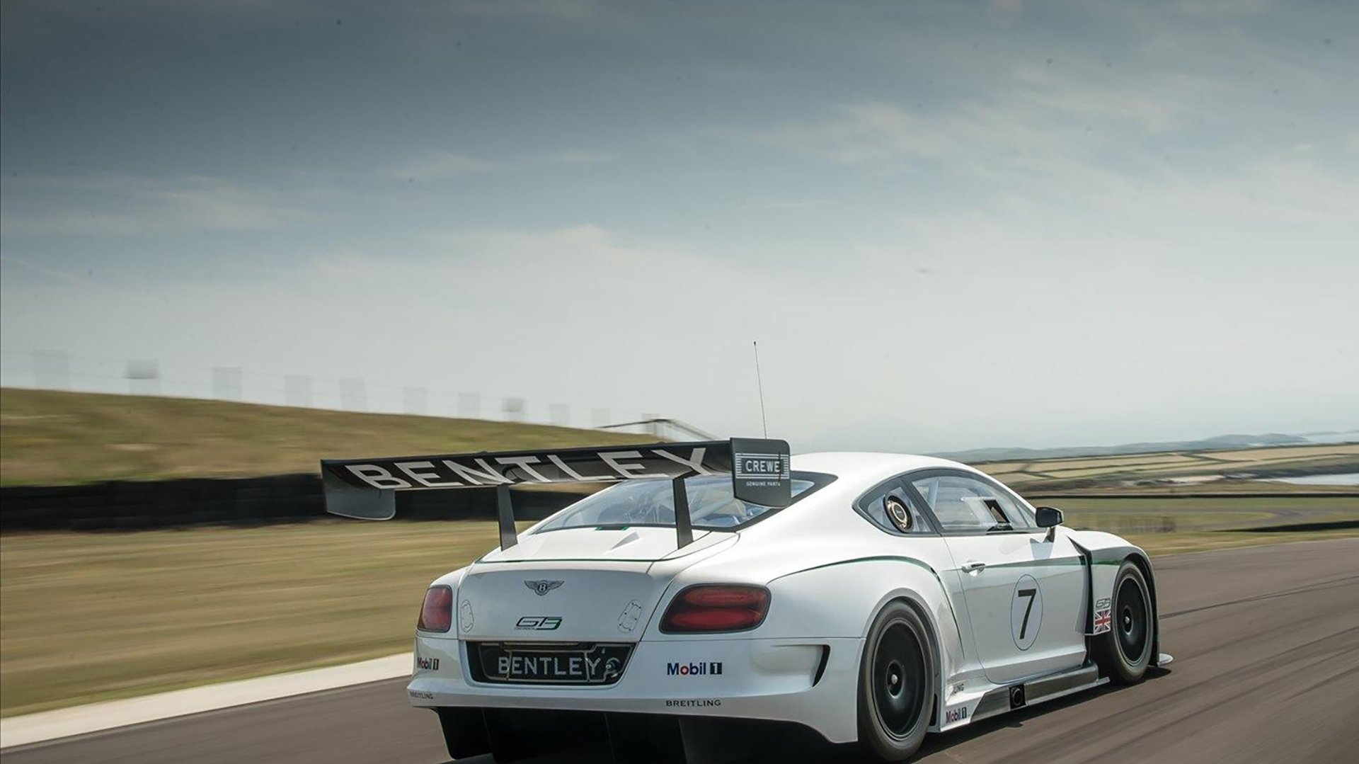 开云全站下载-季后赛历史：库里在“决胜局”投中关键三分，帮助勇士逆转取胜！