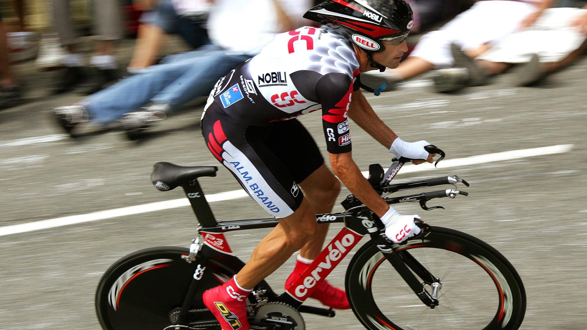 街头篮球文化节吸引年轻人参与展现篮球无限魅力，街头篮球话语